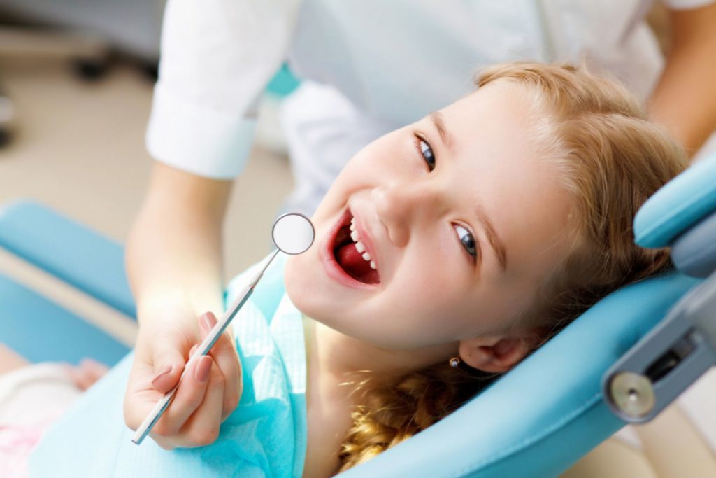 ¿Qué debes tener en cuenta al elegir el dentista para tu hijo?