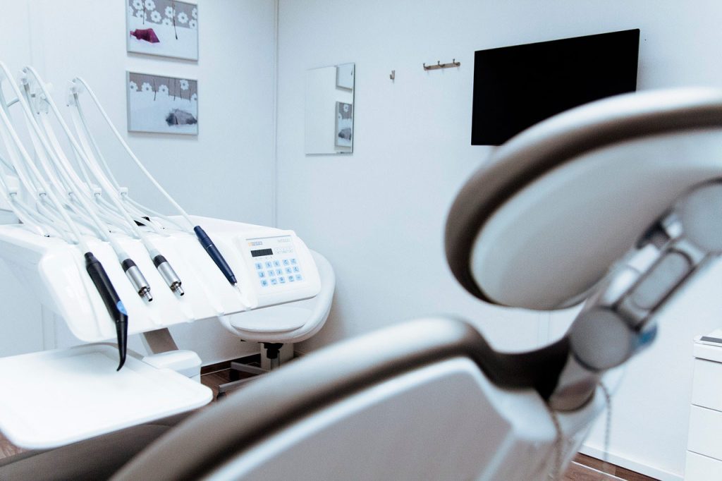 Tecnología en la Clínica Dental Entrevías: Mejorando la Experiencia del Paciente con Innovación